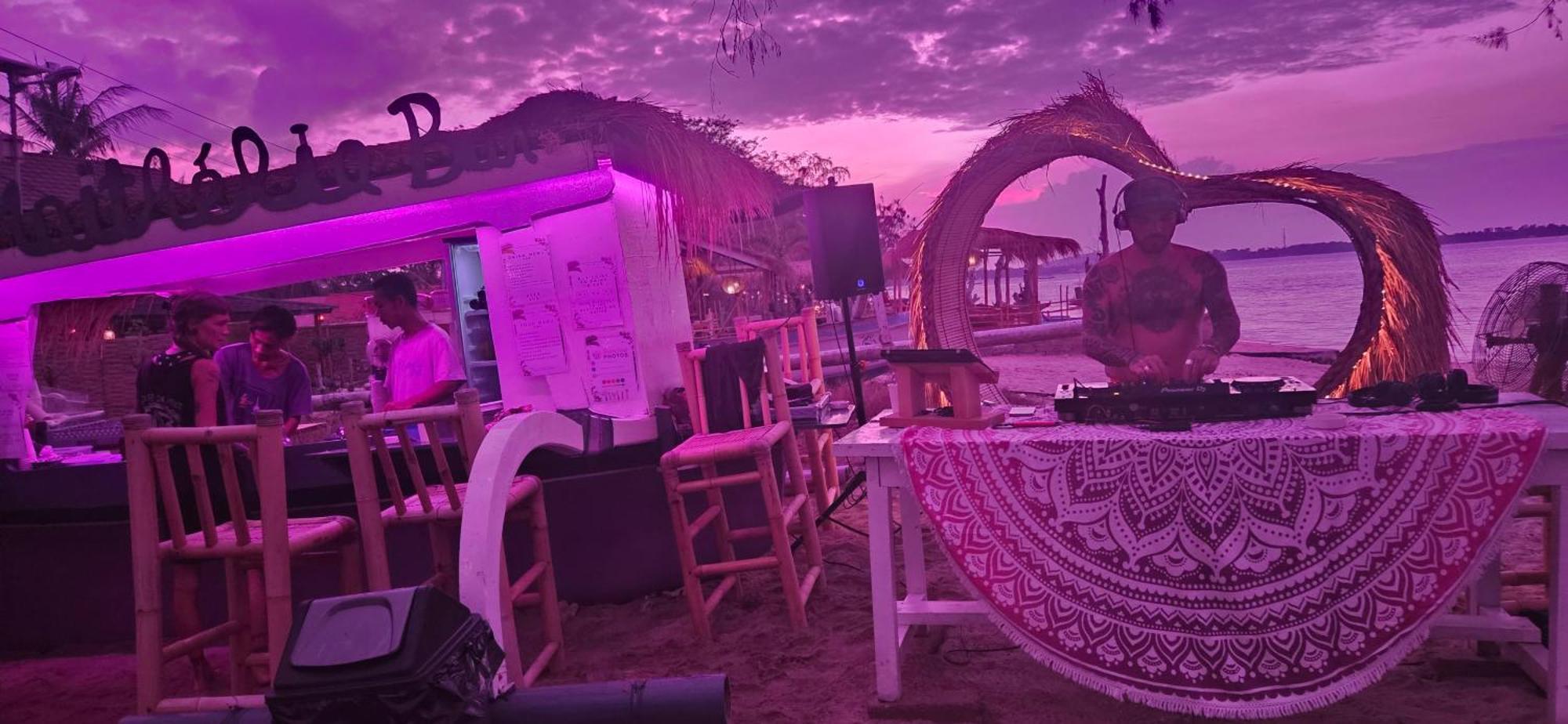 Purple Beach - Maithelia - Gili Air Exterior photo